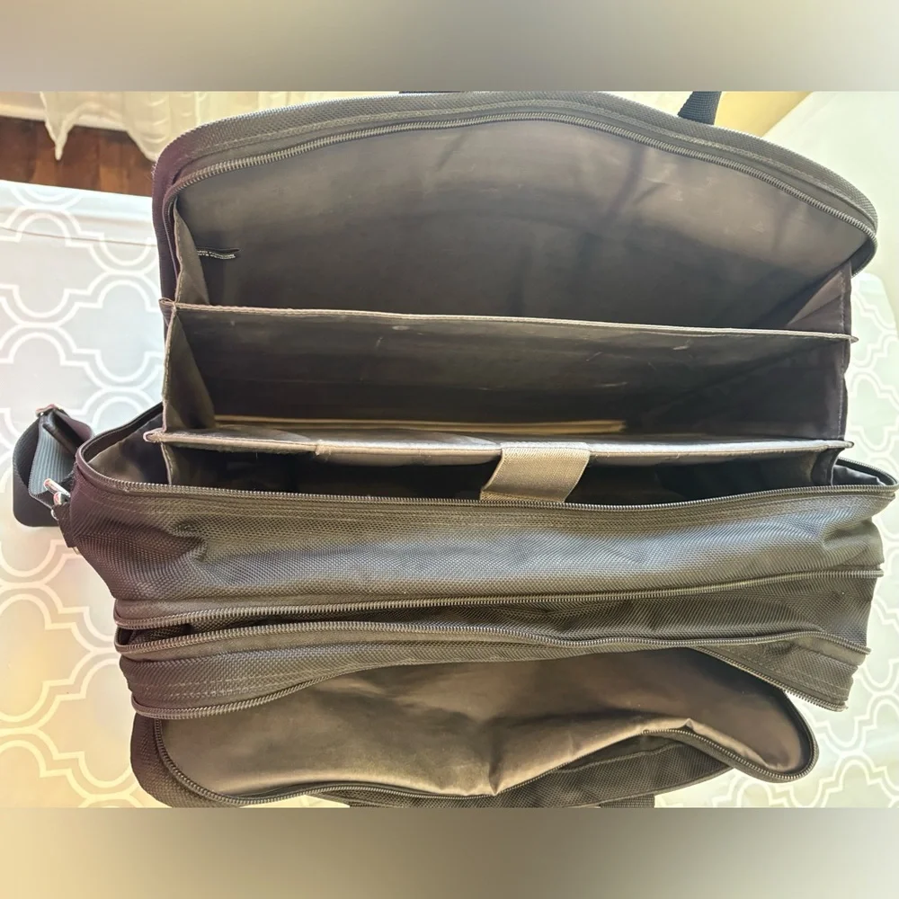 TUMI Alpha Ballistic Nylon W/Leather Trim Expandable Laptop Large Briefcase